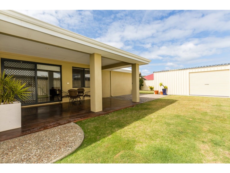 6 Hokitika Drive, Dudley Park WA 6210