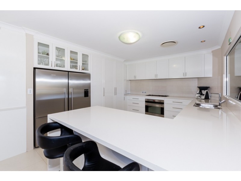 17 Fortescue Court, Dudley Park WA 6210