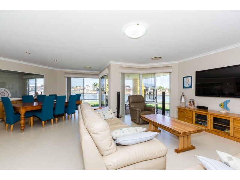 17 Fortescue Court, Dudley Park WA 6210