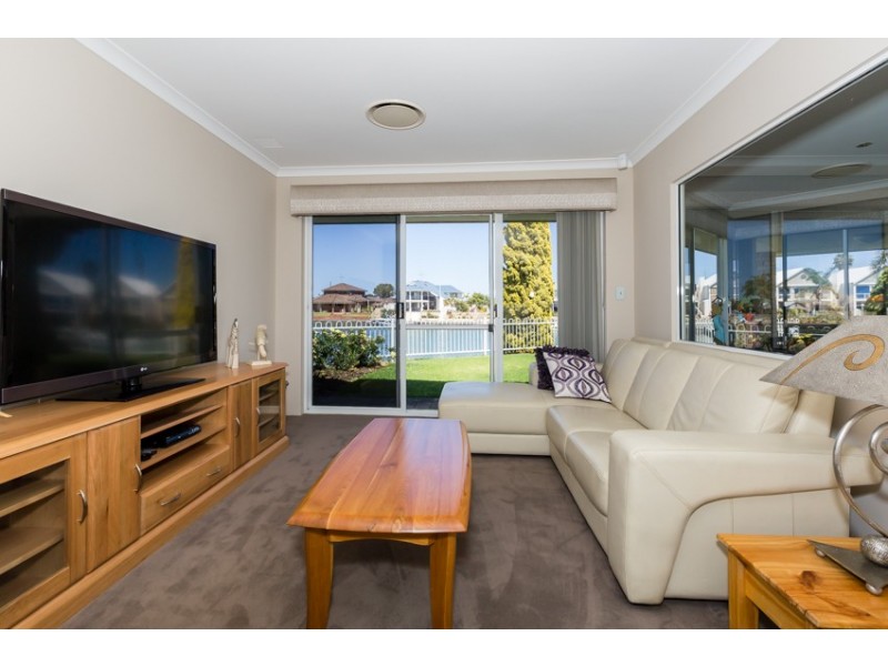 17 Fortescue Court, Dudley Park WA 6210