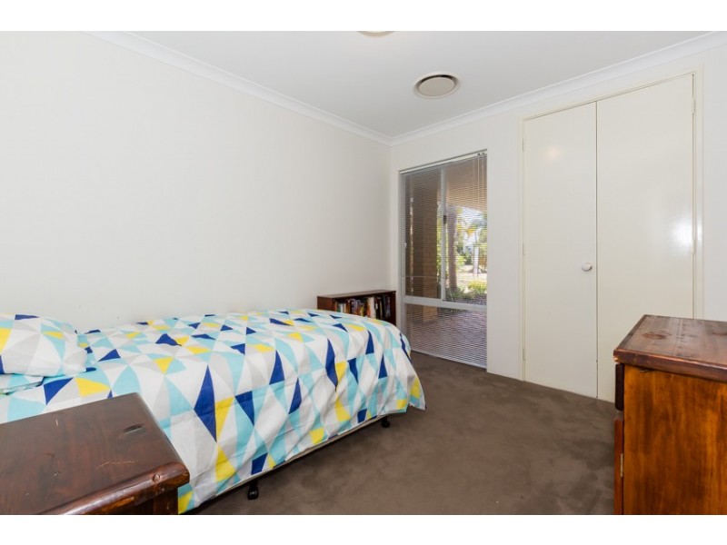 17 Fortescue Court, Dudley Park WA 6210