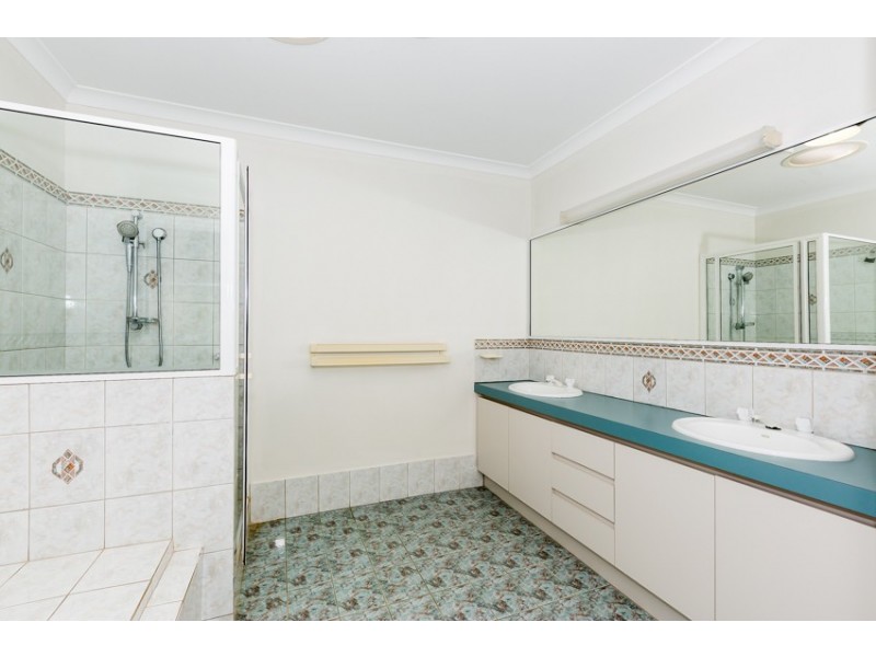 17 Fortescue Court, Dudley Park WA 6210