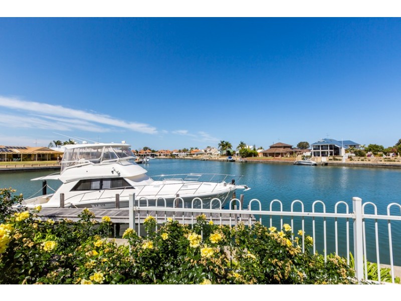 17 Fortescue Court, Dudley Park WA 6210