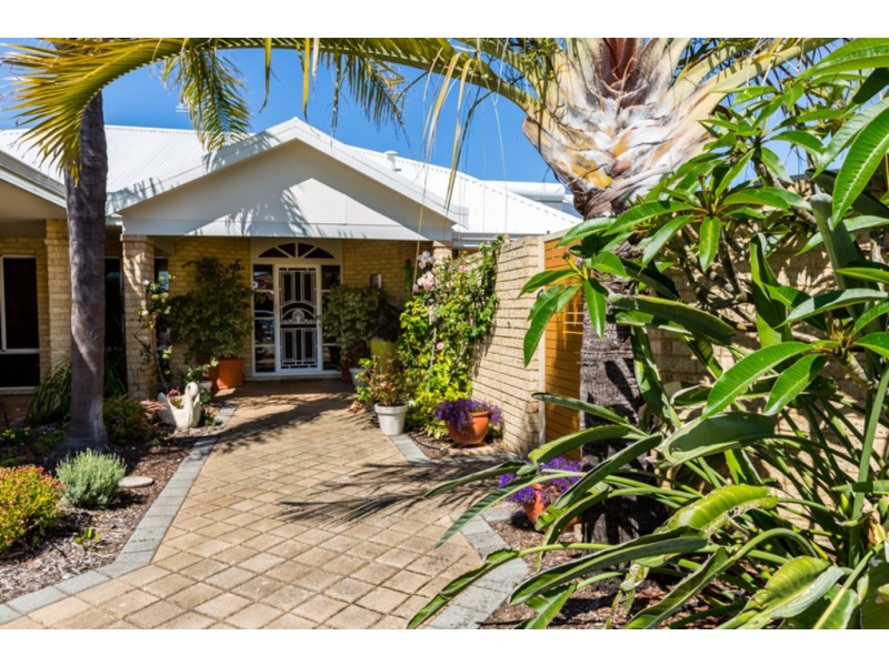 17 Fortescue Court, Dudley Park WA 6210