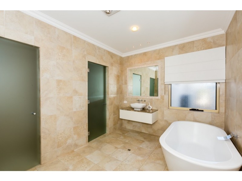 7 Twilight Court, Mandurah WA 6210