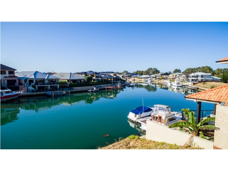 8 Santavea Mews, Halls Head WA 6210
