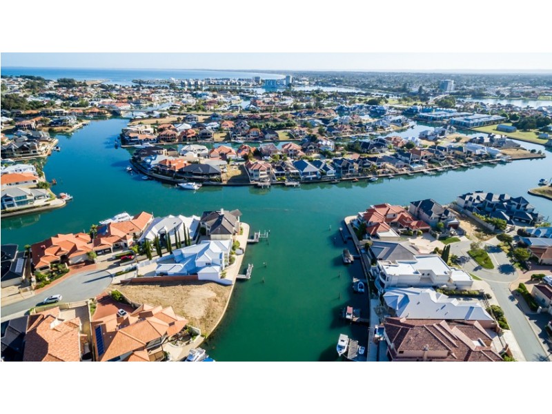 8 Santavea Mews, Halls Head WA 6210