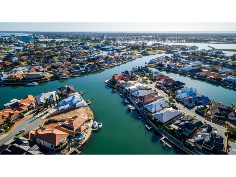 8 Santavea Mews, Halls Head WA 6210