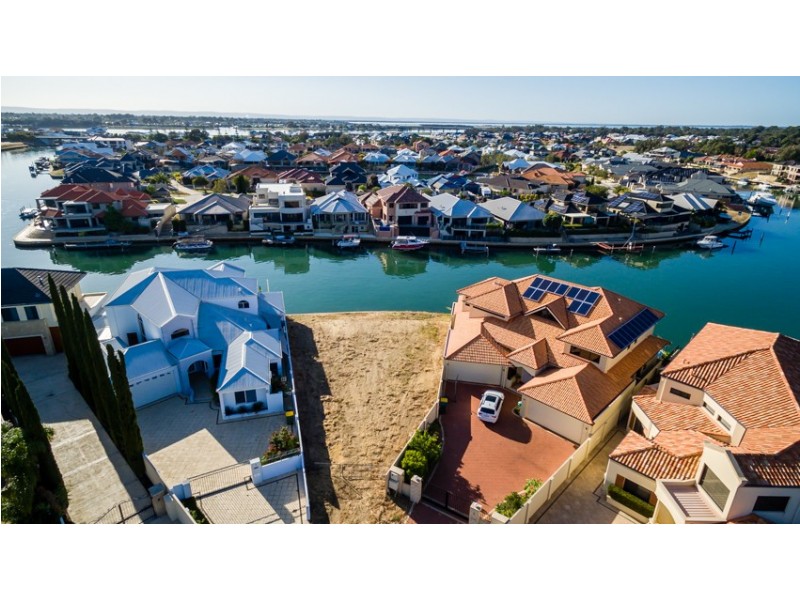8 Santavea Mews, Halls Head WA 6210