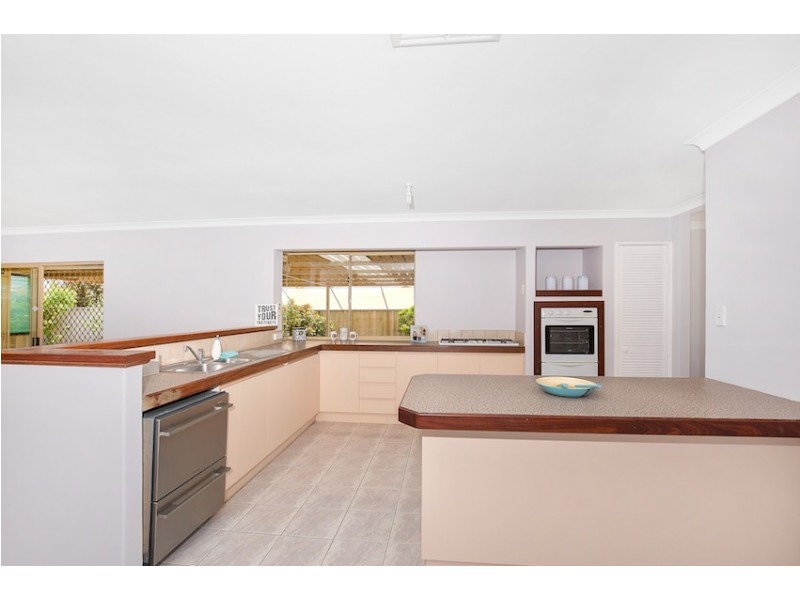 9 Killarney Retreat, Meadow Springs WA 6210