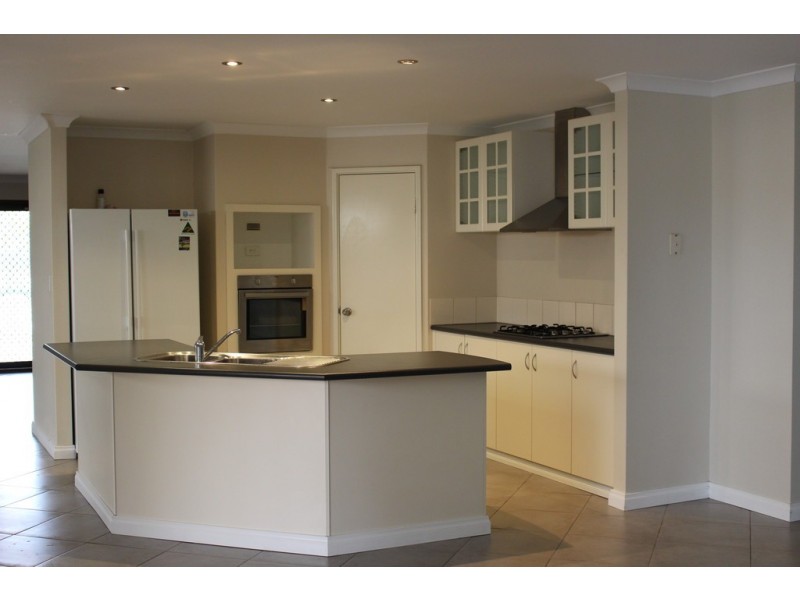 301 Oakmont Avenue, Meadow Springs WA 6210