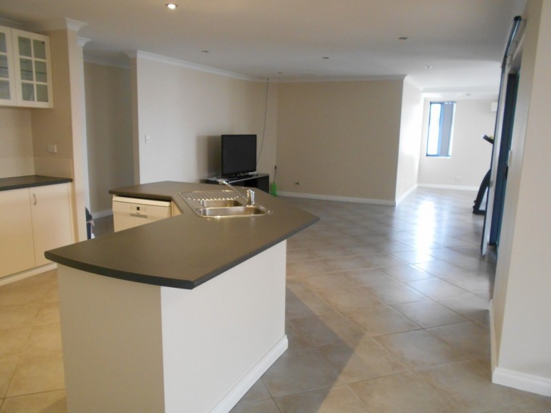 301 Oakmont Avenue, Meadow Springs WA 6210