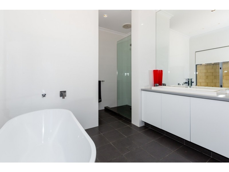 92 Sandpiper Island Retreat, Wannanup WA 6210