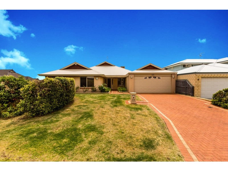 28 Hibbertia Follow, Halls Head WA 6210