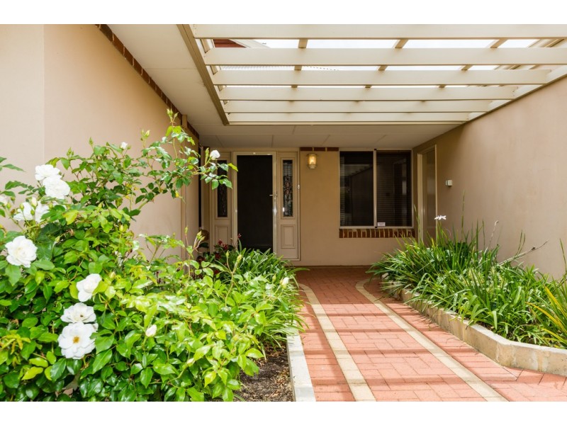 28 Hibbertia Follow, Halls Head WA 6210