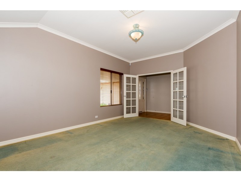 28 Hibbertia Follow, Halls Head WA 6210