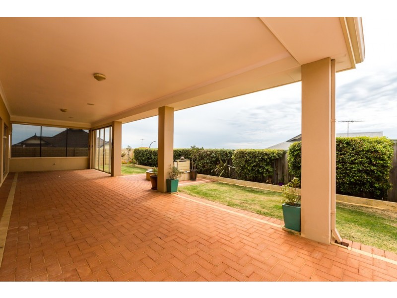 28 Hibbertia Follow, Halls Head WA 6210