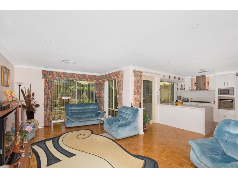 13 Parkwater Cove, Halls Head WA 6210