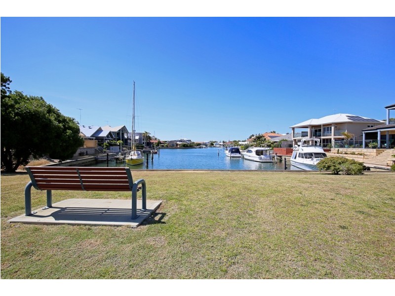13 Parkwater Cove, Halls Head WA 6210