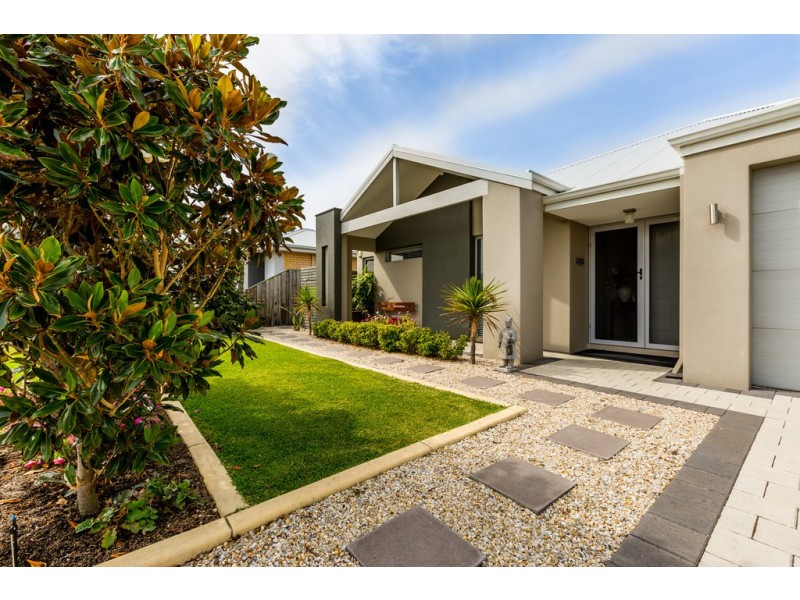 8 Skylark Loop, Erskine WA 6210