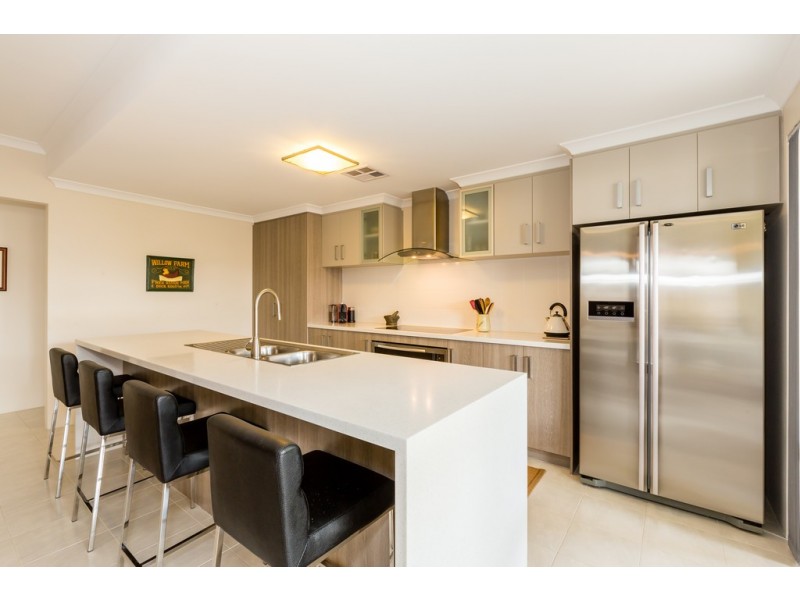 8 Skylark Loop, Erskine WA 6210