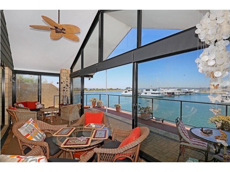 33 Avocet Island Quays, Wannanup WA 6210