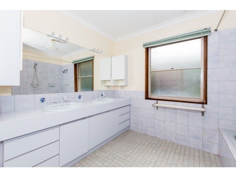 3 Heywood Court, Halls Head WA 6210