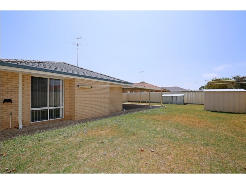 5 Augusta Mews, Meadow Springs WA 6210