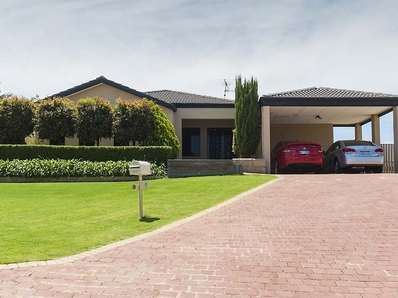 9 Staunton Rise, Halls Head WA 6210