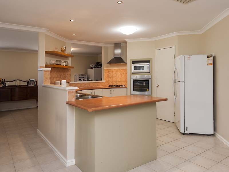 9 Staunton Rise, Halls Head WA 6210