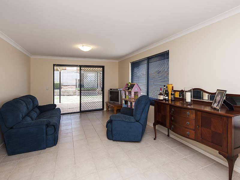 9 Staunton Rise, Halls Head WA 6210