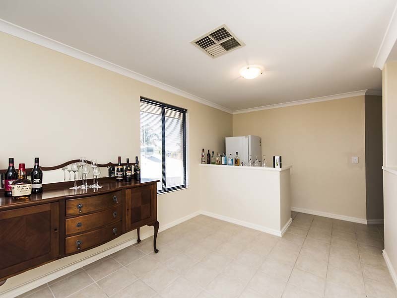 9 Staunton Rise, Halls Head WA 6210