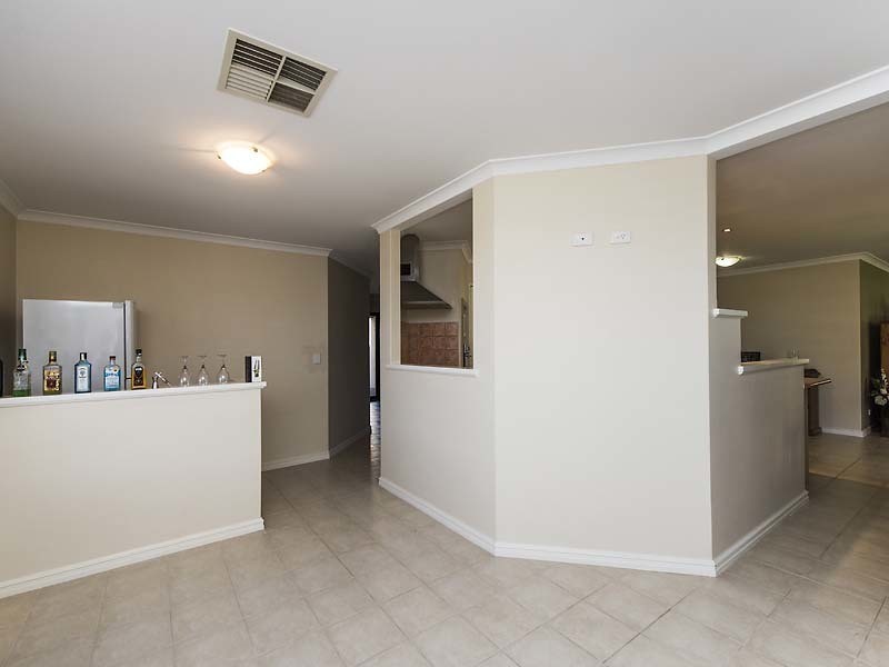 9 Staunton Rise, Halls Head WA 6210