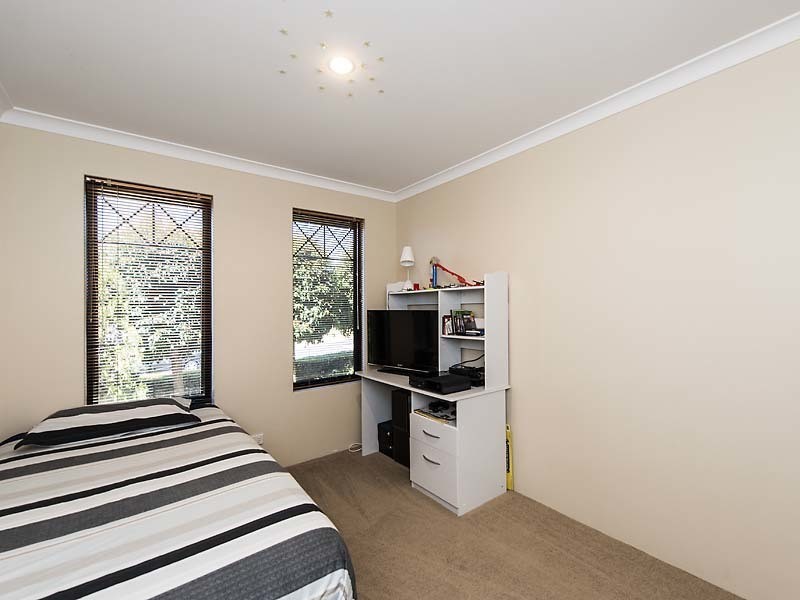 9 Staunton Rise, Halls Head WA 6210