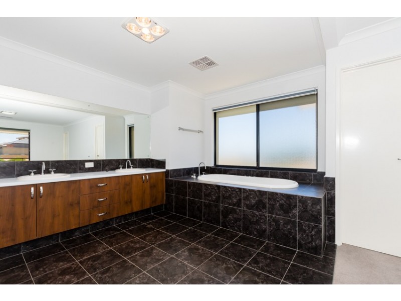 127 Westview Parade, Wannanup WA 6210