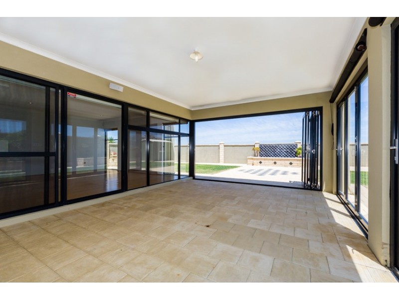 127 Westview Parade, Wannanup WA 6210