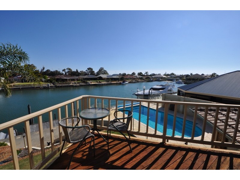 34 Warren Place, Dudley Park WA 6210