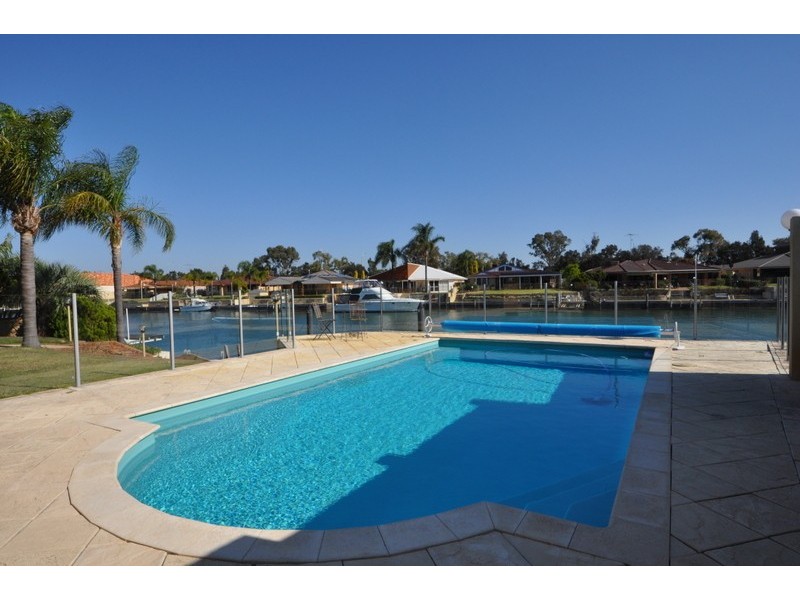 34 Warren Place, Dudley Park WA 6210