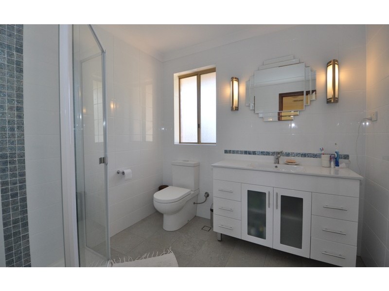 34 Warren Place, Dudley Park WA 6210