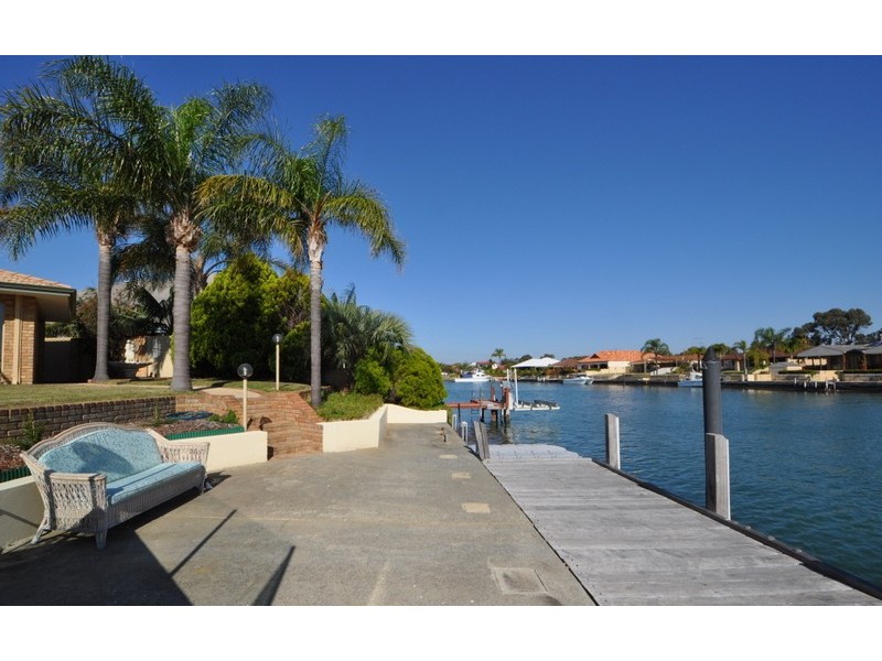 34 Warren Place, Dudley Park WA 6210