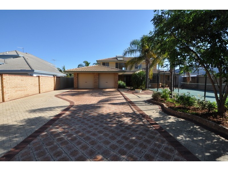 34 Warren Place, Dudley Park WA 6210