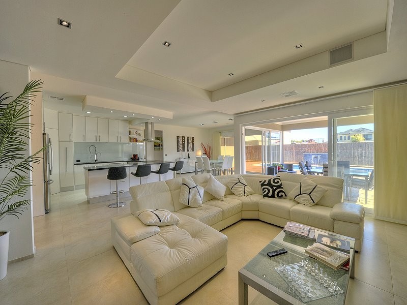 8 Abercrombie Rise, Madora Bay WA 6210