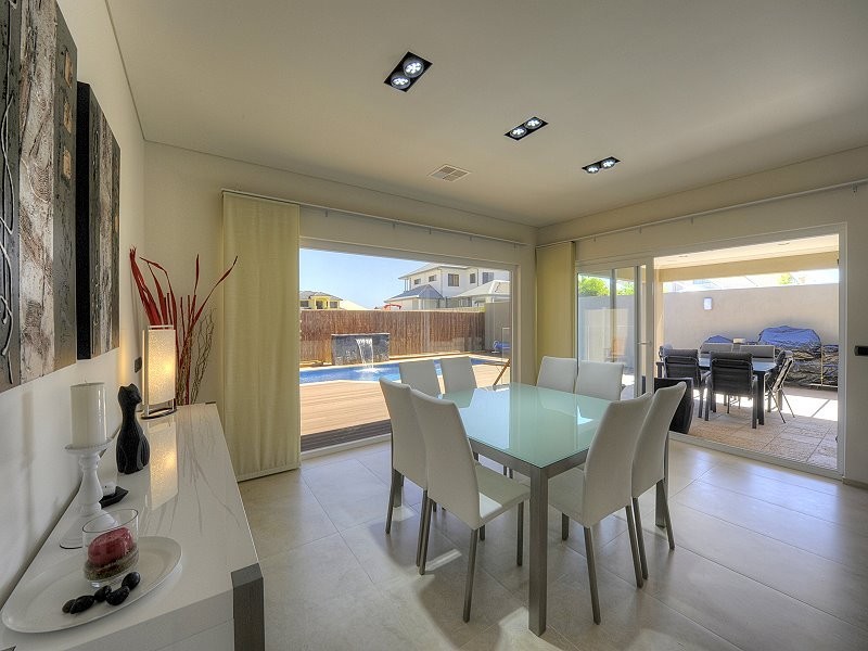 8 Abercrombie Rise, Madora Bay WA 6210