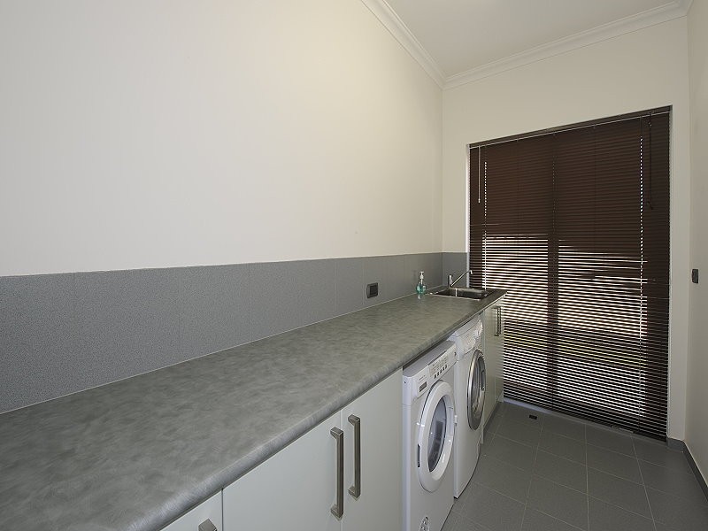 8 Abercrombie Rise, Madora Bay WA 6210