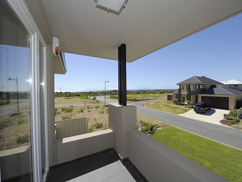 8 Abercrombie Rise, Madora Bay WA 6210