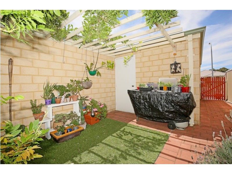 16 Menna Brace, Greenfields WA 6210