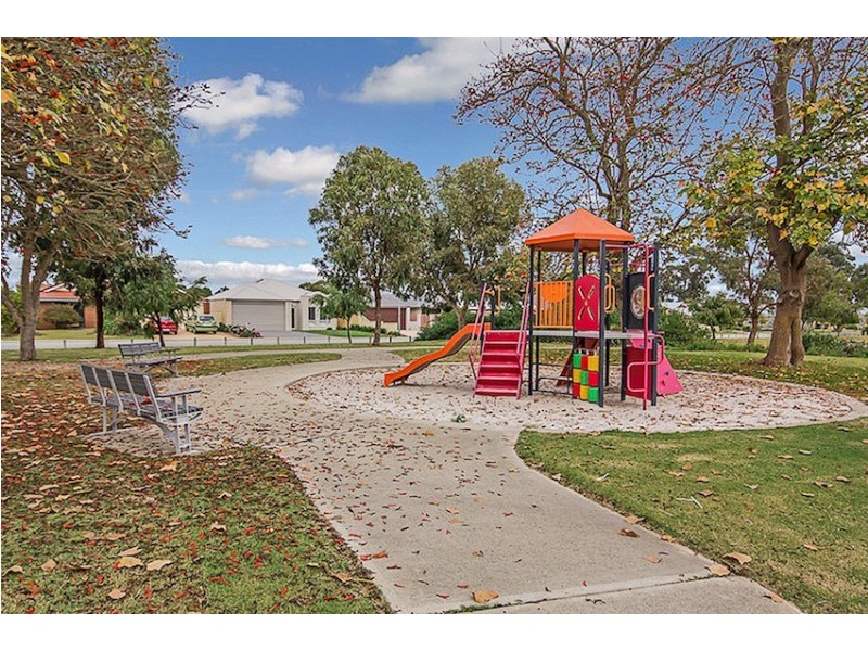 16 Menna Brace, Greenfields WA 6210