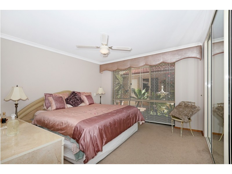 4 Parkwater Cove, Halls Head WA 6210