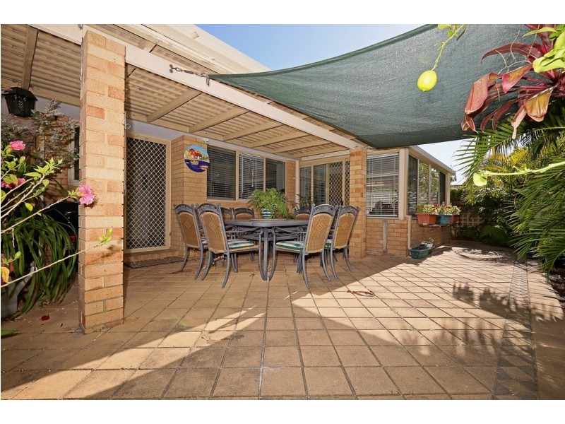 4 Parkwater Cove, Halls Head WA 6210