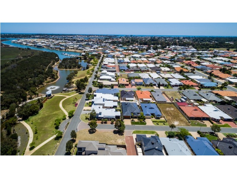 71 Darwin Terrace, Dudley Park WA 6210